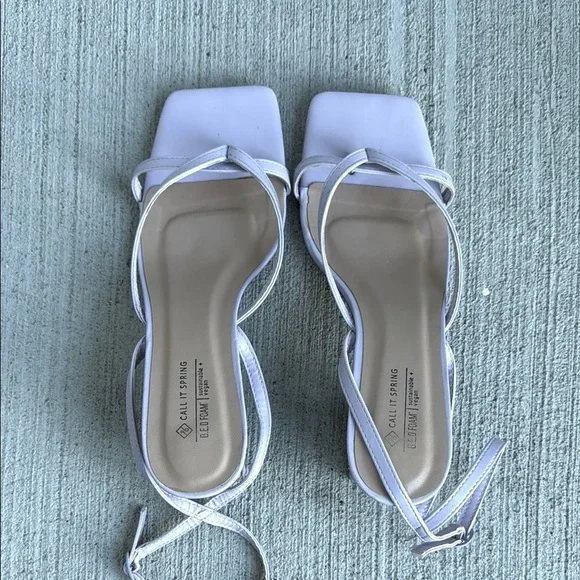 Call It Spring Kianna Block Heel Sandal - Picture 4 of 10